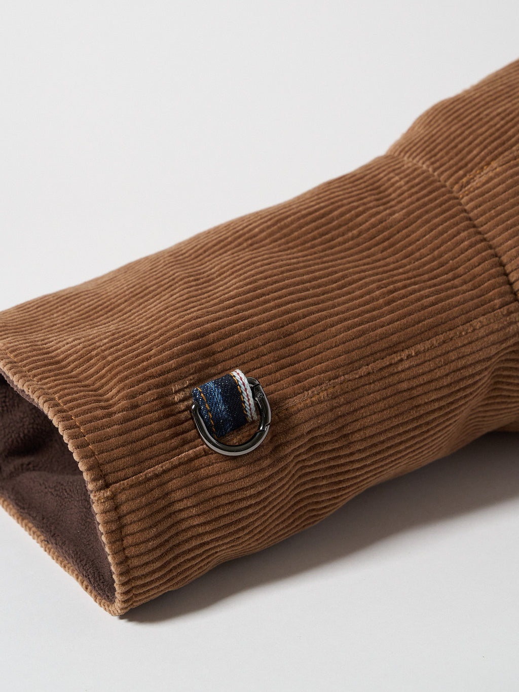 Vie Athletica Brown Corduroy Driver headcover, detail view, D-ring spring buckle 