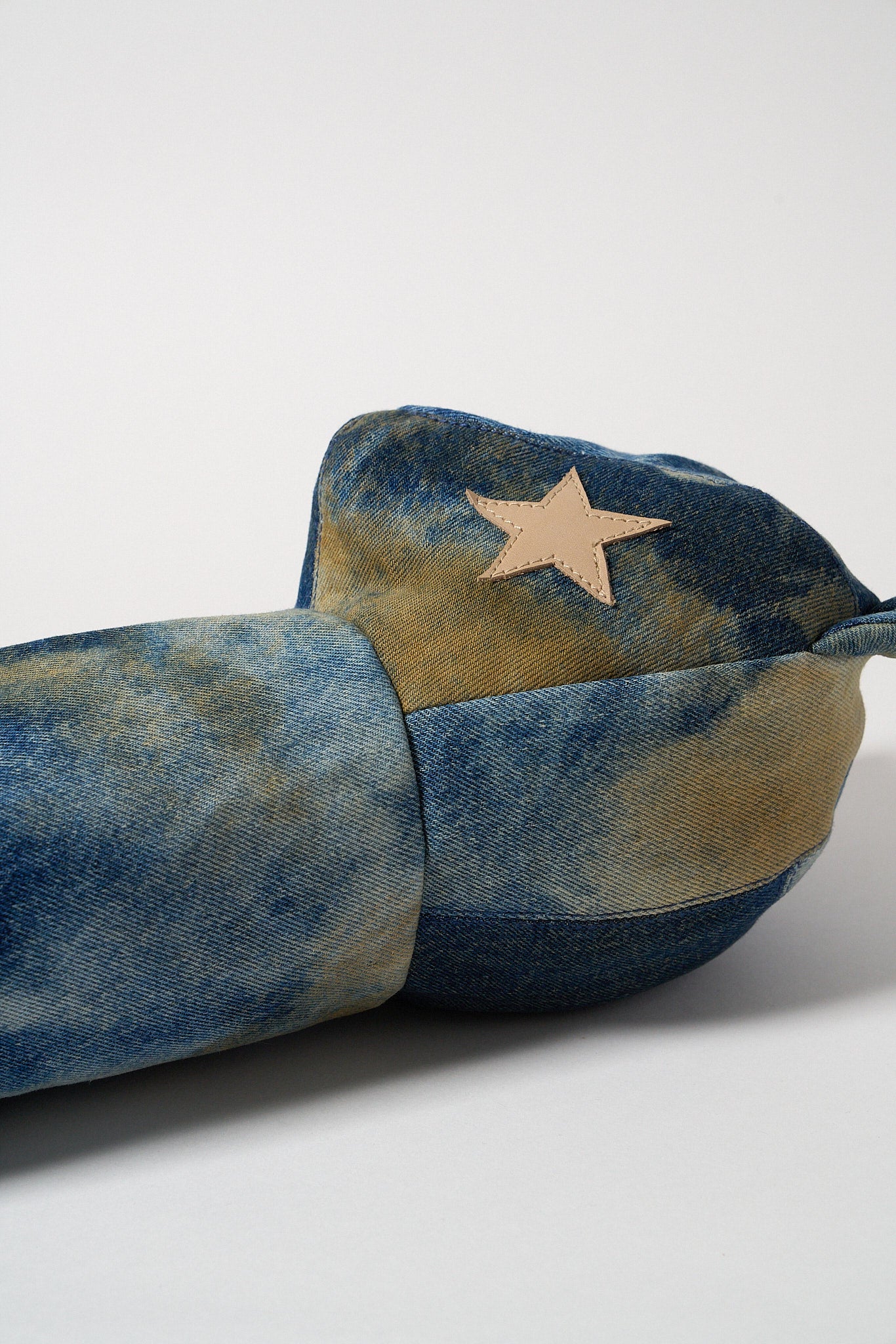 Vie Athletica Washed indigo denim accented with cow leather star patchwork golf driver head coverVie Athletica Washed indigo denim accented with cow leather star patchwork golf driver head cover detail